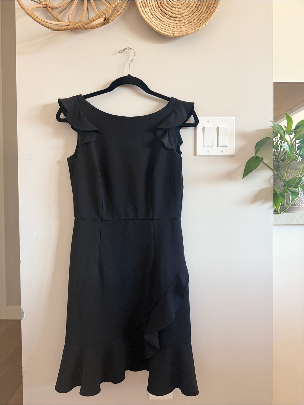 Donna Morgan Black Ruffle Midi Dress
